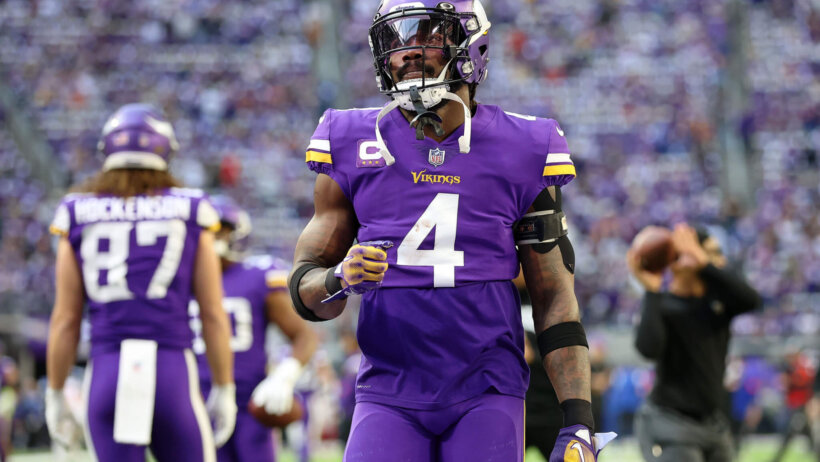 The New England Patriots are favored to sign RB Dalvin Cook