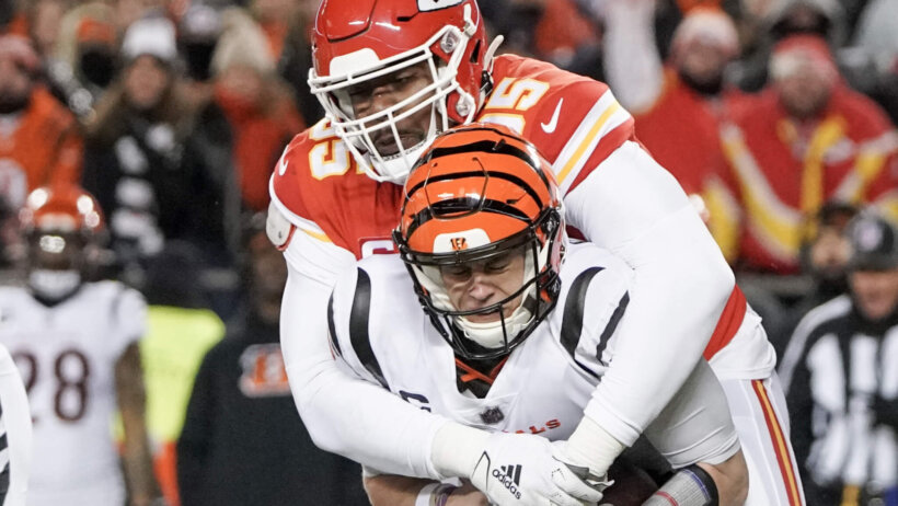 Joe Burrow is sacked by Chris Jones.