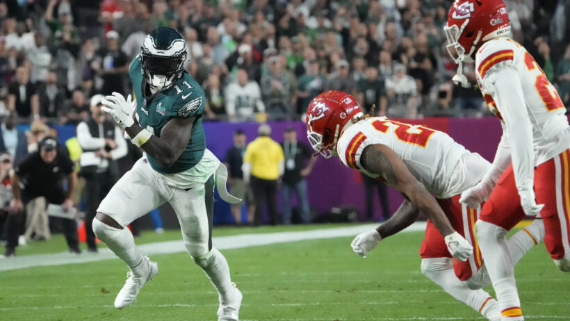 The Kansas City Chiefs are 2.5-point favorites over the Philadelphia Eagles in the NFL Week 11 MNF game.