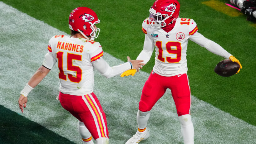 Kansas City Chiefs wide receiver Kadarius Toney celebrates with quarterback Patrick Mahomes