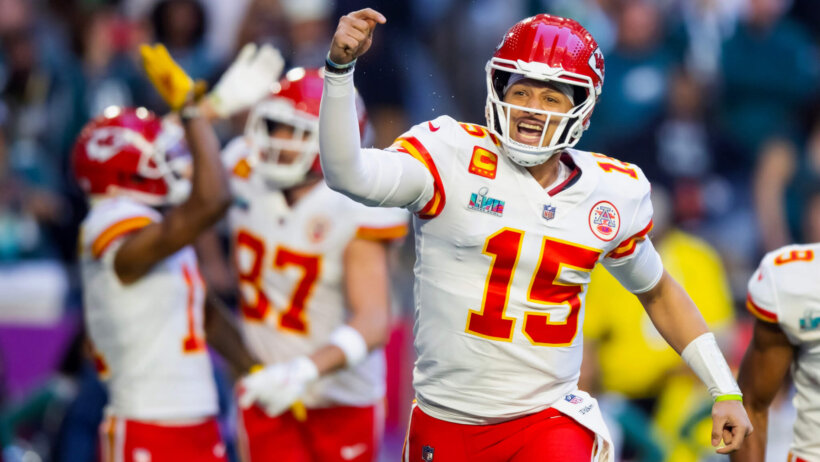 Patrick Mahomes celebrates