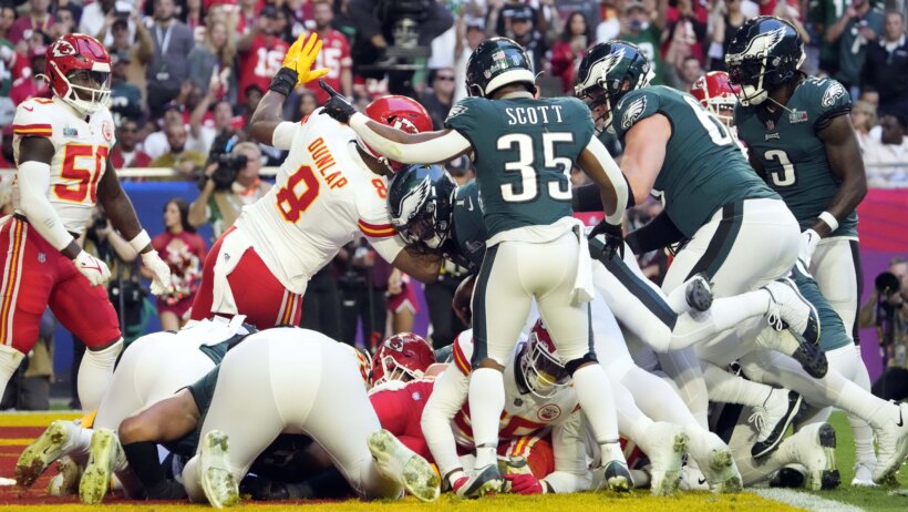 In a Super Bowl rematch the Chiefs are 2.5-point home favorites over the Eagles in the NFL Week 11 opening odds.
