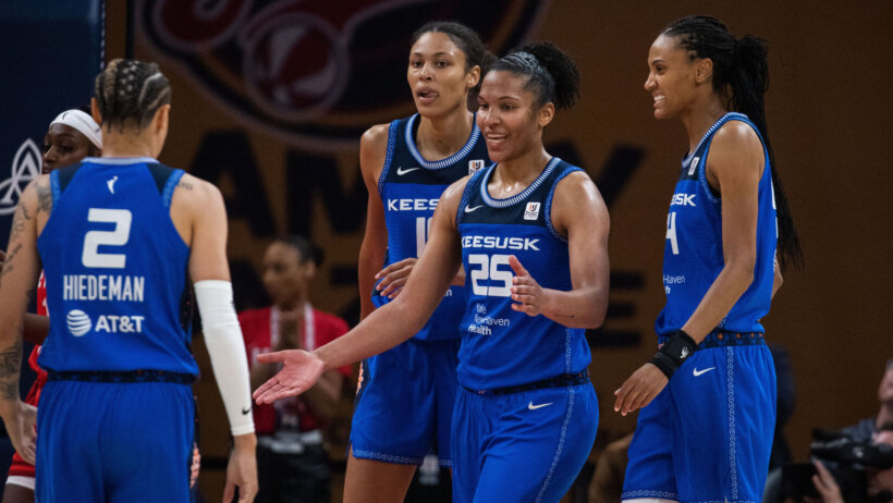 Connecticut Sun players congratulating each other