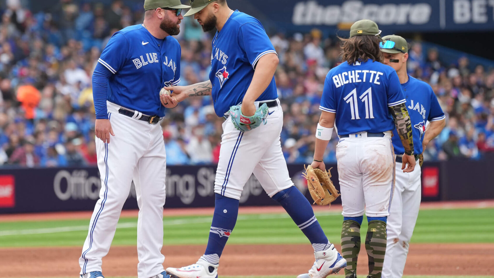 Alek Manoah is pulled from the game versus Baltimore