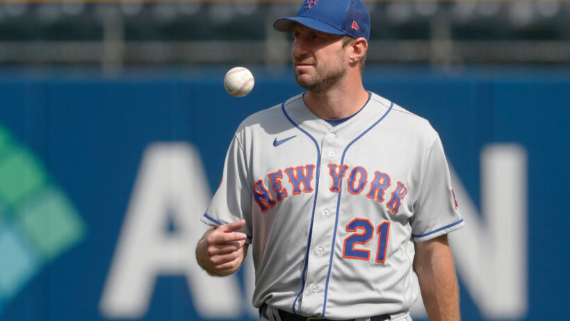Max Scherzer iso walking towards the mound