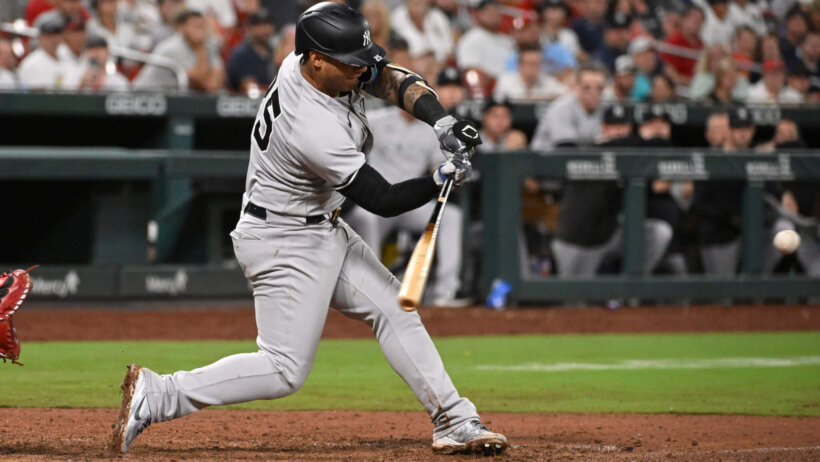 Gleyber Torres smackes an RBI single.