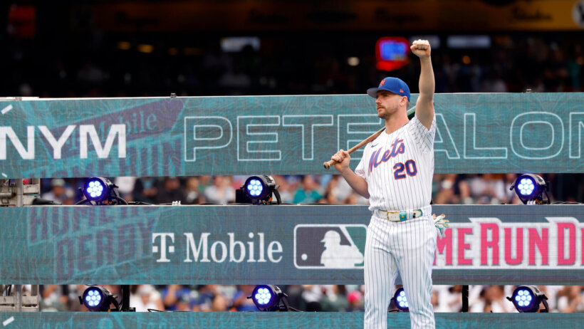 New York Mets first baseman Pete Alonso gestures to the crowd during the 2023 MLB Home Run Derby