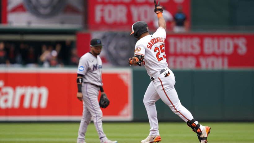 Anthony Santander home run trot