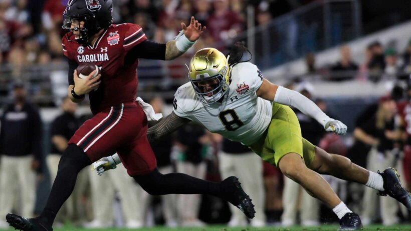 South Carolina Gamecocks QB Spencer Rattler running with football