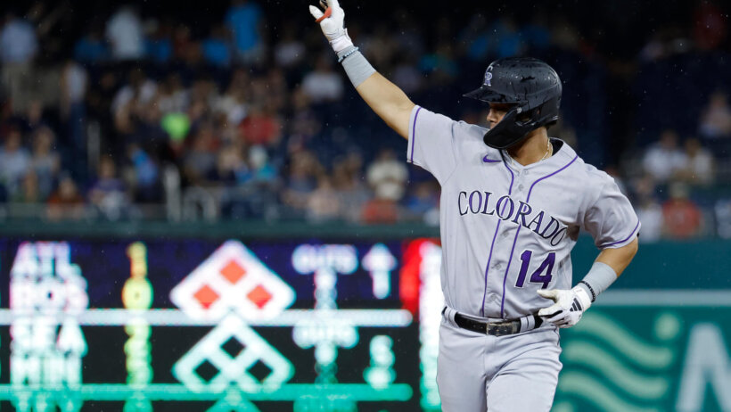 Ezequiel Tovar home run trot waving on base path