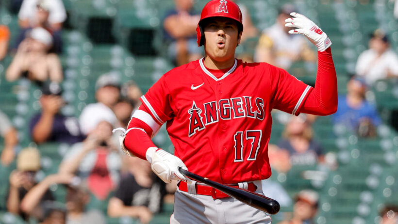 Shohei Ohtani shaking his hand