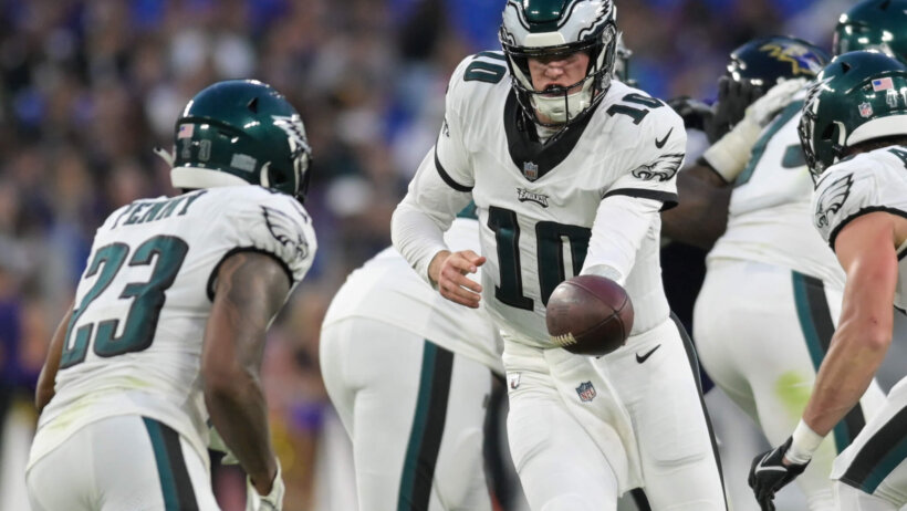 Philadelphia Eagles RB Rashaad Penny taking handoff