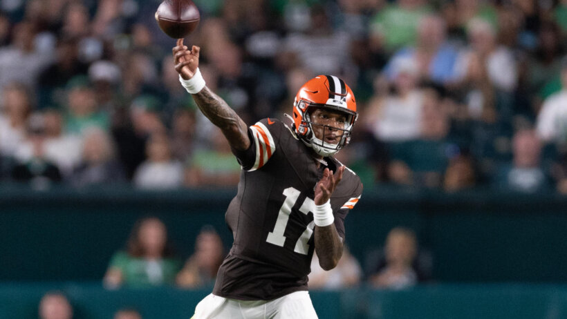 Cleveland Browns rookie QB Dorian Thompson-Robinson throws downfield