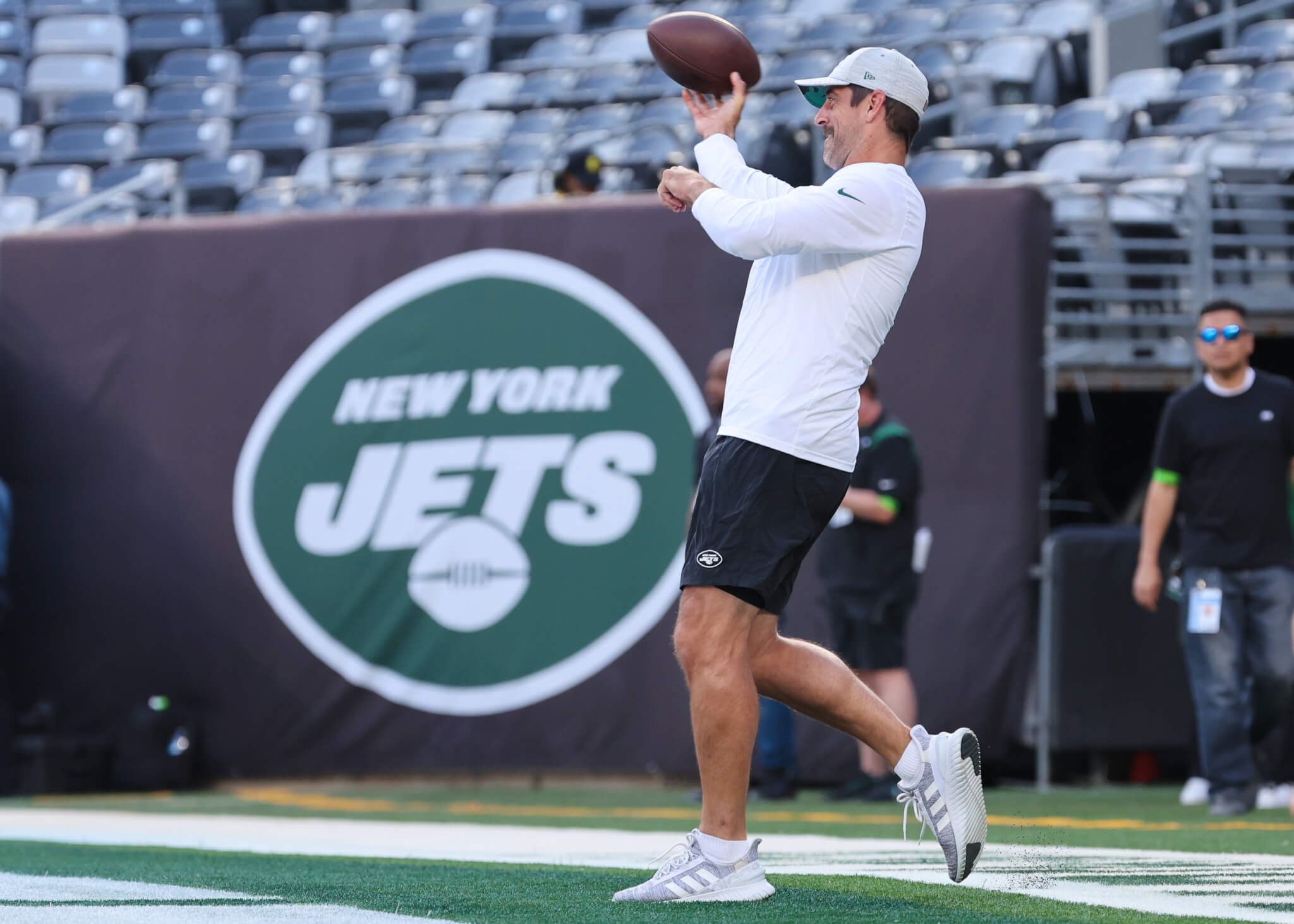 Jets vs Giants Odds & Preseason Picks - Aaron Rodgers Debuts for Jets