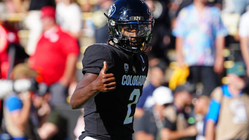 Colorado Buffaloes quarterback Shedeur Sanders gives a thumbs up
