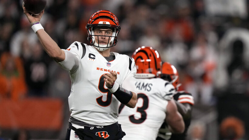 Bengals quarterback Joe Burrow (9) throws in the first quarter