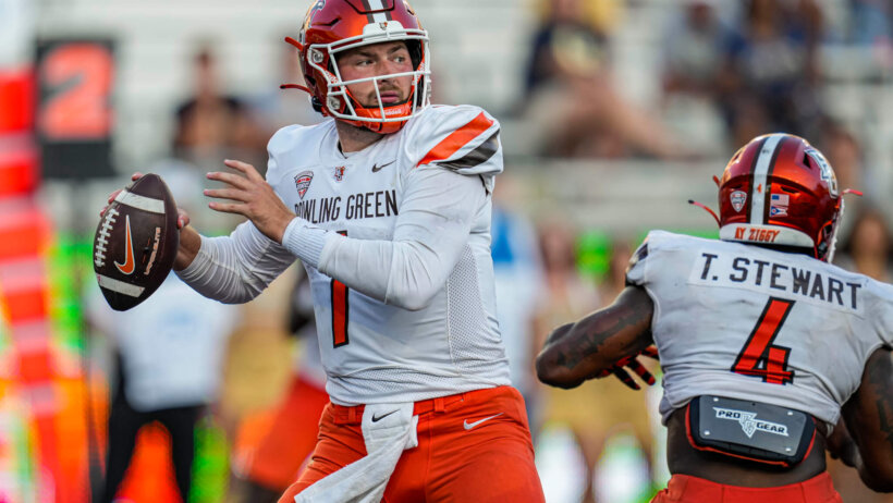 Bowling Green Falcons quarterback Connor Bazelak passes the ball