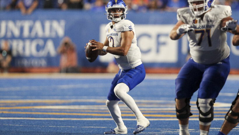 The San Jose State Spartans are 10.5-point road favorites at the Hawaii Rainbow Warriors.