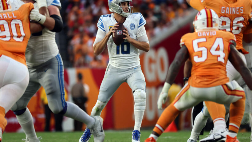 Detroit Lions quarterback Jared Goff in the pocket