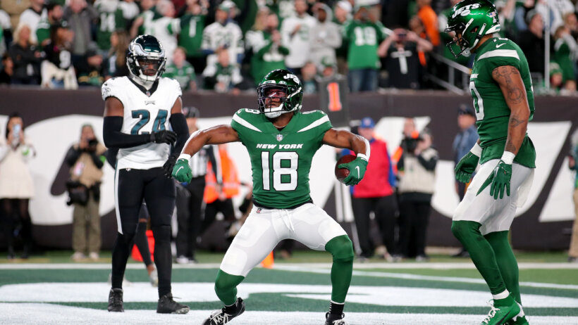 New York Jets wide receiver Randall Cobb (18) celebrates his two point conversion against the Philadelphia Eagles