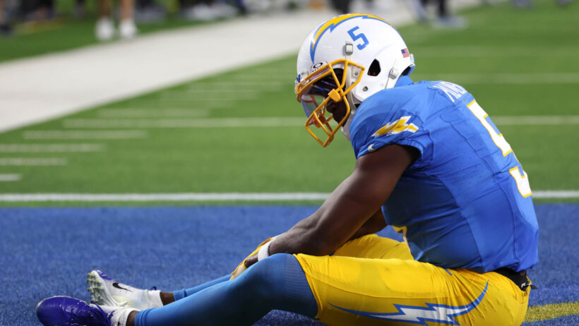 In the Chargers vs Jets NFL injury reports & inactives for the Week 9 MNF game, Chargers WR Joshua Palmer (knee, IR) is out.