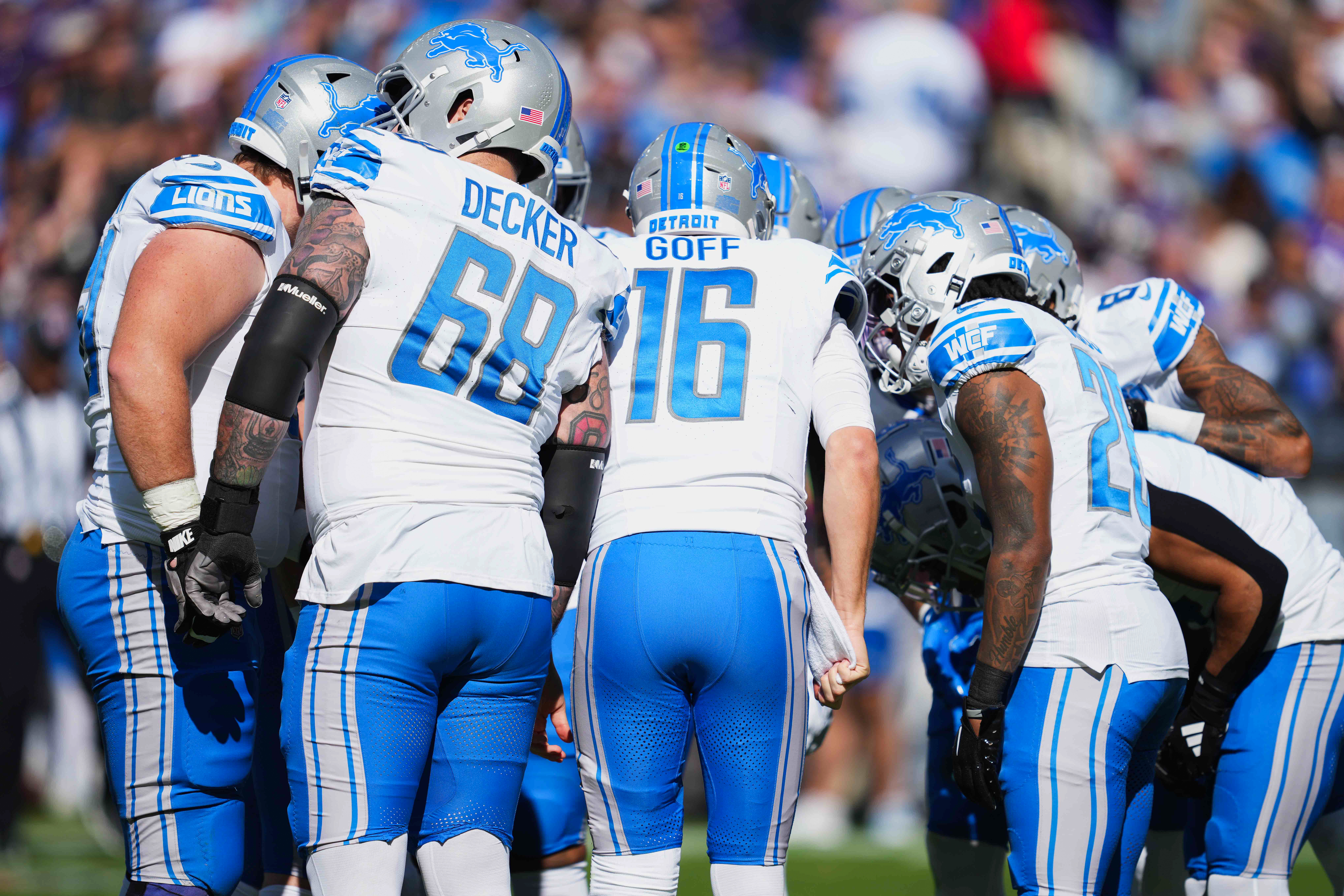 The NFL public betting splits are strongly backing the 7.5-point favorite Lions over the Raiders in the Week 8 MNF game.