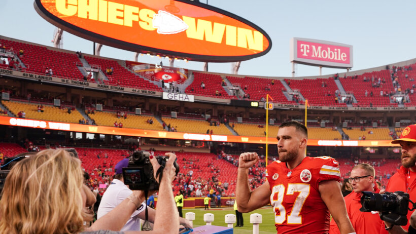 Kansas City Chiefs tight end Travis Kelce (87) leaves the field after the win
