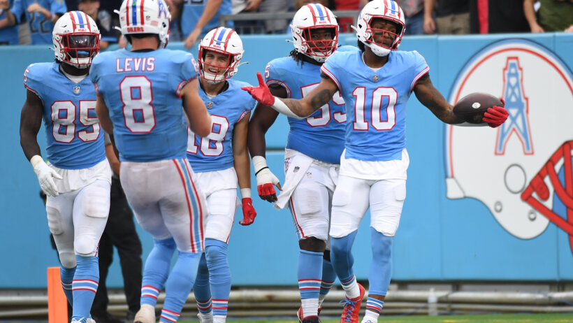 Tennessee Titans wide receiver DeAndre Hopkins (10) and teammates celebrate after a touchdown