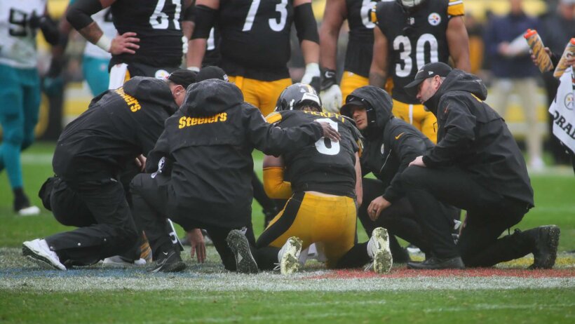 In the Titans vs Steelers injury reports, Pittsburgh QB1 Kenny Pickett will play despite a rib injury.