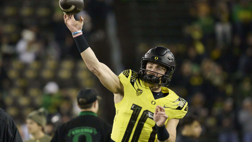 Oregon quarterback Bo Nix now the favorite in Heisman odds