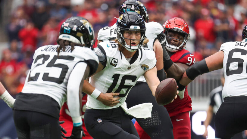 The Jaguars are getting the love over the Bengals in NFL public betting for their Week 13 MNF game.