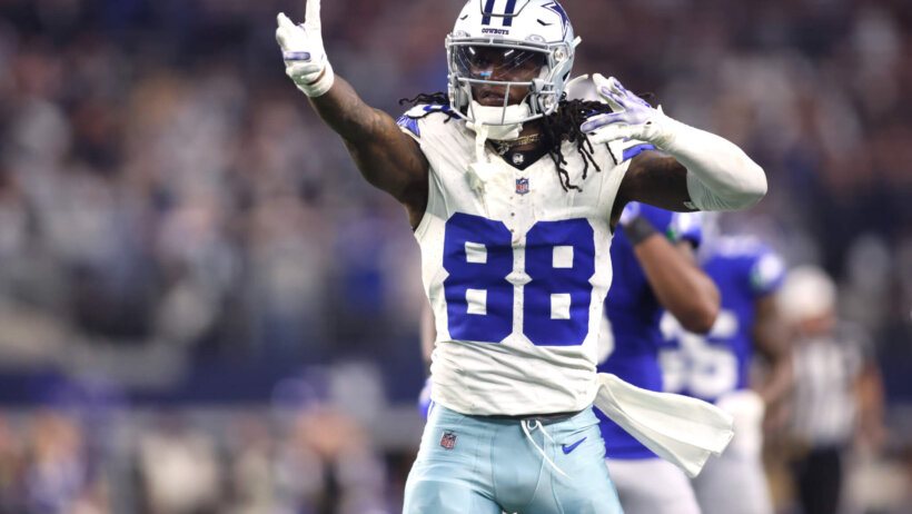 Dallas Cowboys wide receiver CeeDee Lamb (88) celebrates
