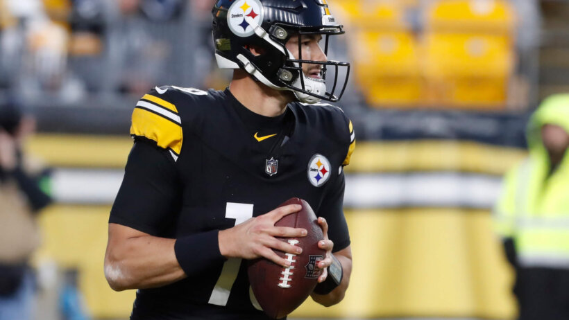 In the Patriots vs Steelers Week 14 TNF game, Mitch Trubisky starts at QB for Pittsburgh.