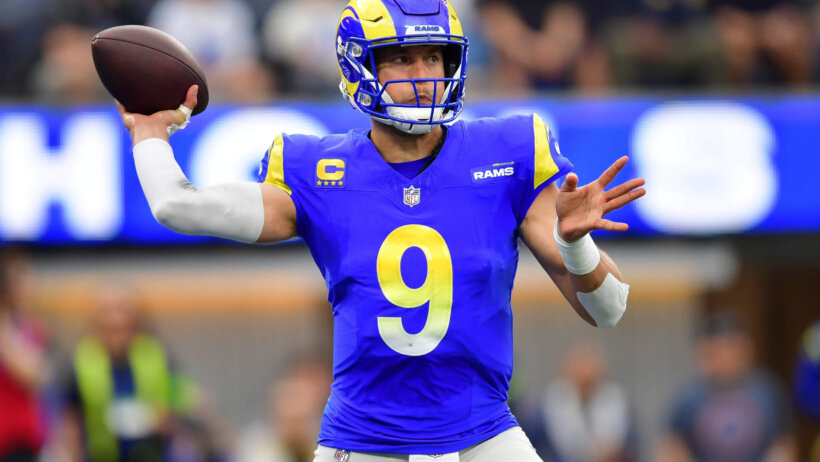 Los Angeles Rams quarterback Matthew Stafford throwing a pass
