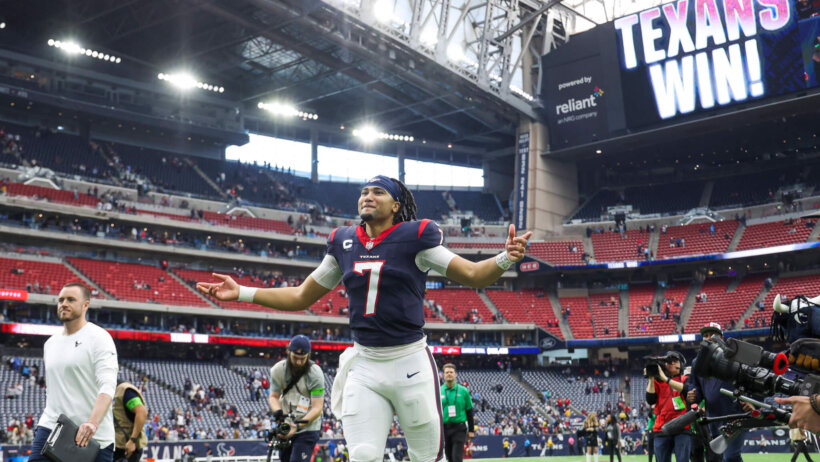 Houston Texans quarterback C.J. Stroud (7) jogs off the field after the game against the Tennessee Titans