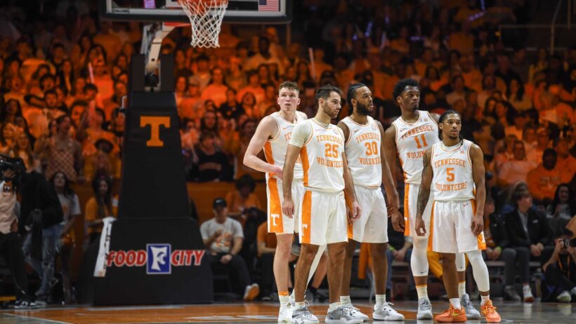 Tennessee Volunteers basketball team on the floor