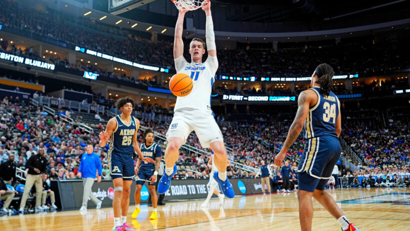 Creighton Bluejays center Ryan Kalkbrenner dunking