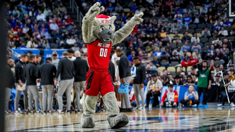 North Carolina State Wolfpack mascot, Mr. Wuf.