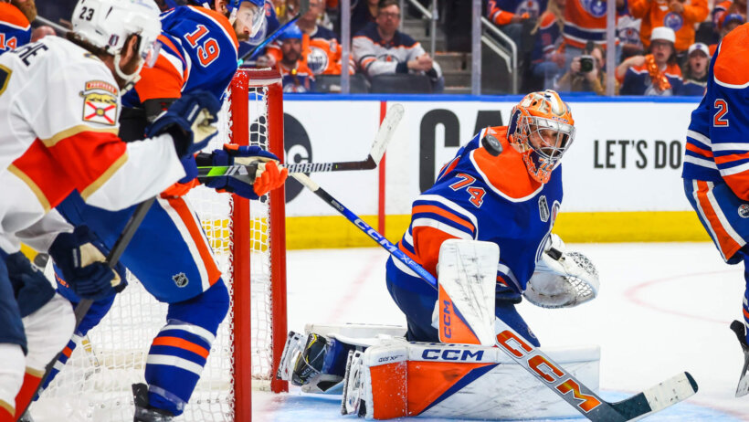 Edmonton Oilers goaltender Stuart Skinner makes a save against the Florida Panthers