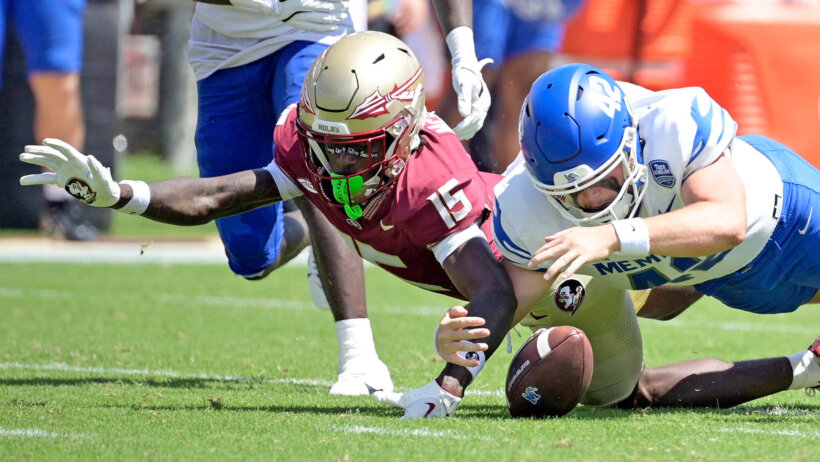 Memphis Tigers defensive back Harold Stubbs IV recovers a fumble against Florida State