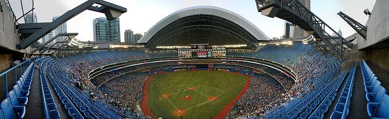 Panoramic view of Toronto's Rogers Centre