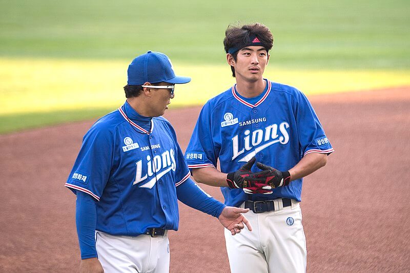 Samsung Lions players on the field