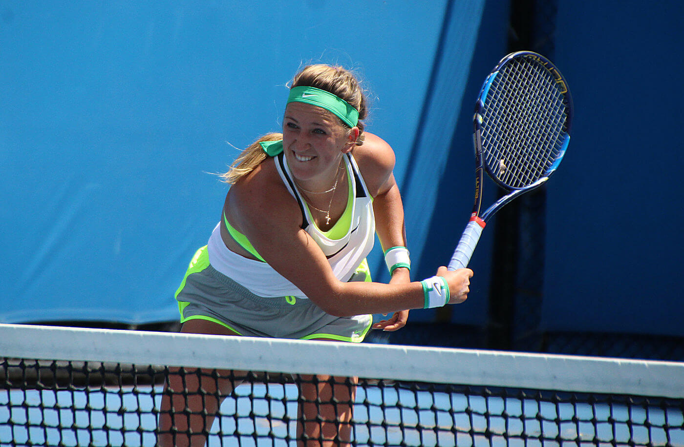 Victoria Azarenka about to hit a backhand