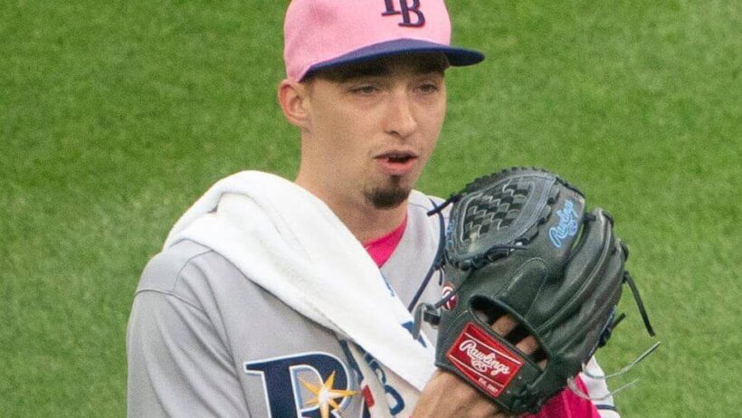 Blake Snell about to deliver pitch