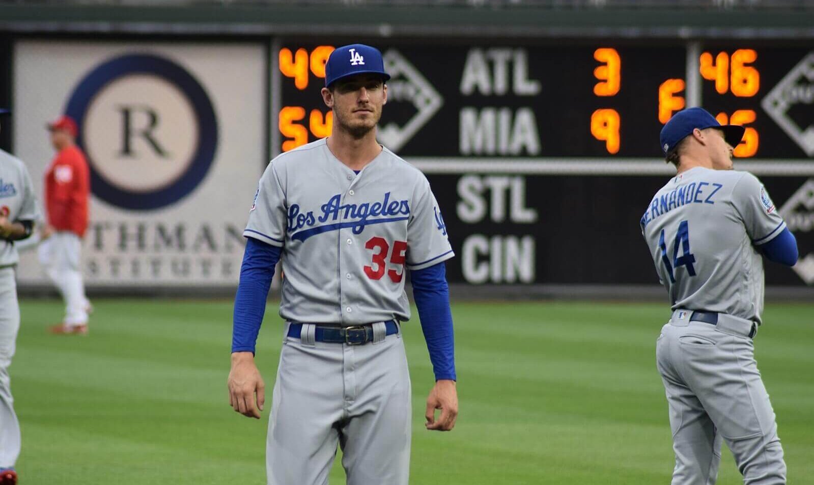 Cody Bellinger warming up