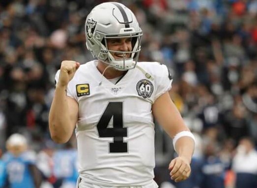 Derek Carr fist pump