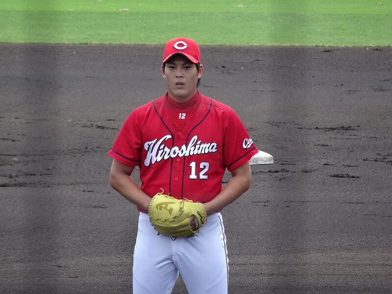 Carp pitcher Aren Kuri.