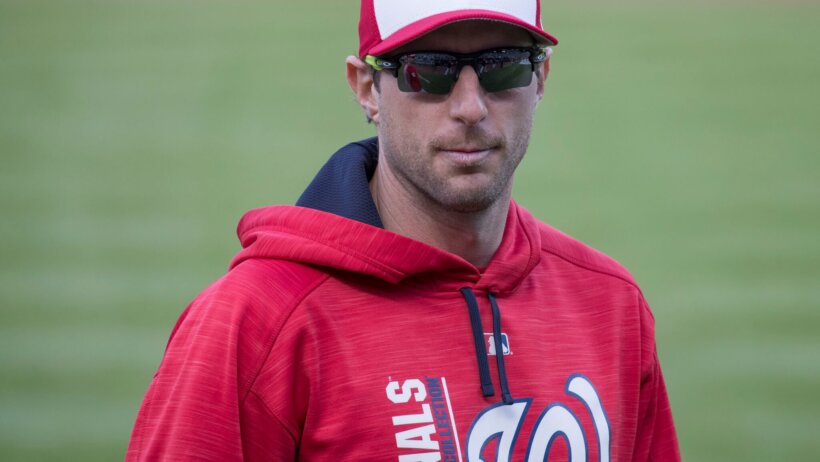 Max Scherzer warming up.