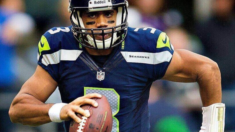 Russell Wilson rolling out