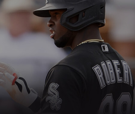 luis robert up to bat